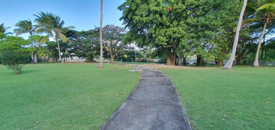 Grand Studio Tropical Idealement Situe, Jardin Et Piscine Apartment Saint-Francois  Exterior photo